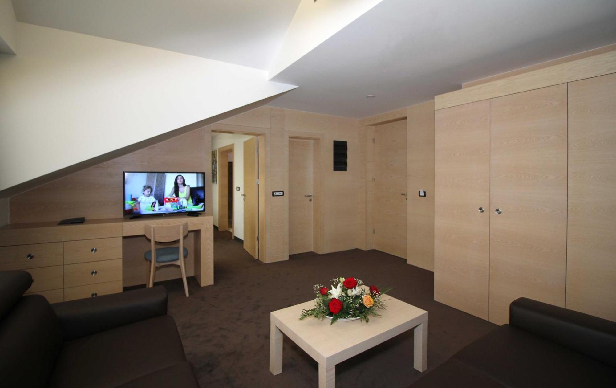 Hotel International Prishtina & Spa Pristina Chambre photo