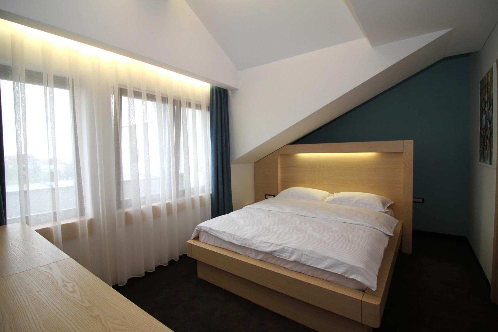 Hotel International Prishtina & Spa Pristina Chambre photo