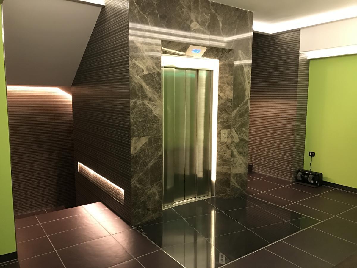 Hotel International Prishtina & Spa Pristina Extérieur photo