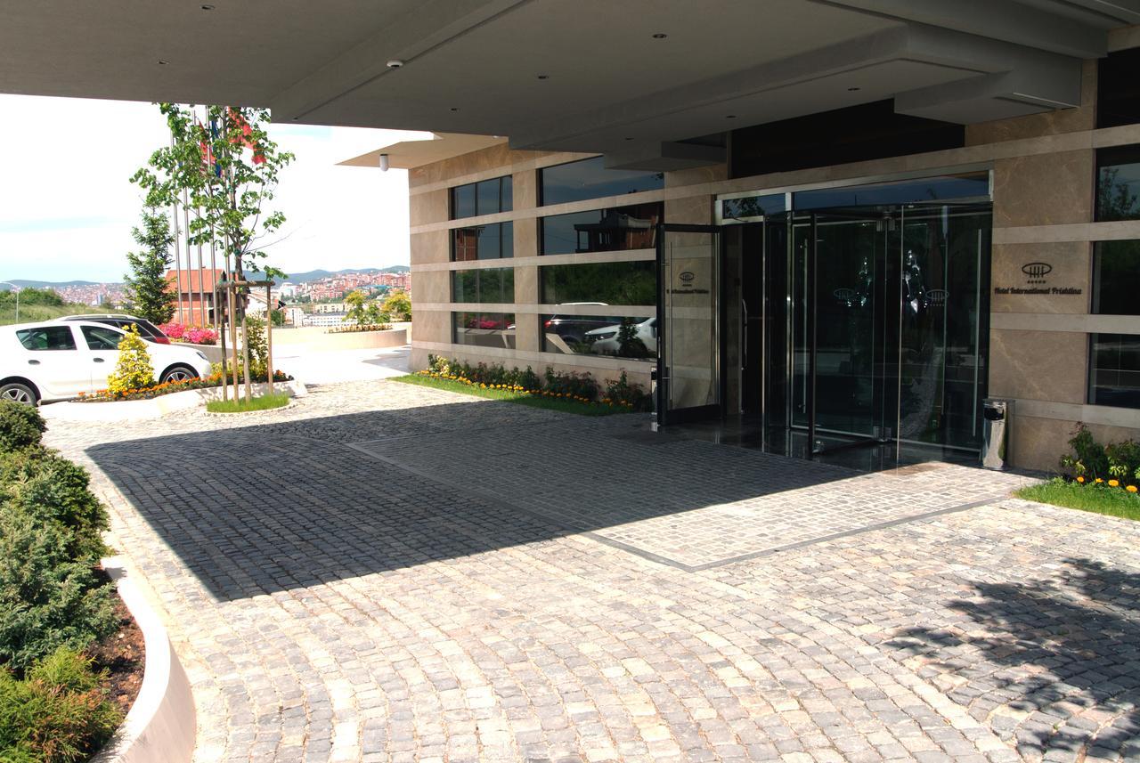 Hotel International Prishtina & Spa Pristina Extérieur photo