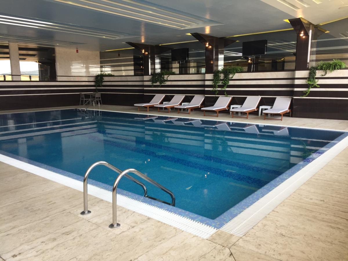 Hotel International Prishtina & Spa Pristina Extérieur photo