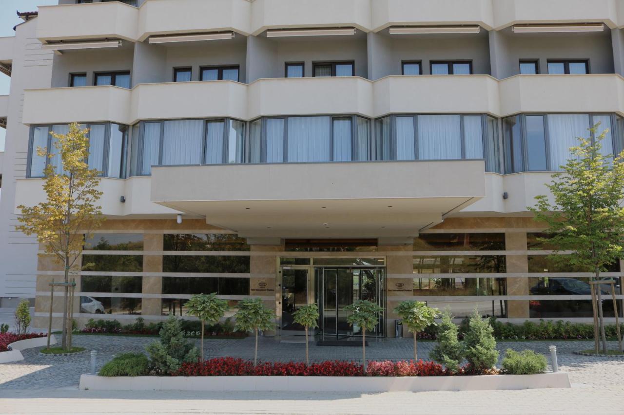 Hotel International Prishtina & Spa Pristina Extérieur photo