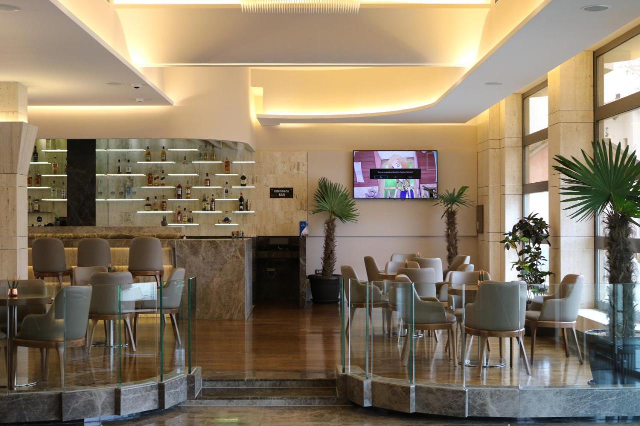 Hotel International Prishtina & Spa Pristina Extérieur photo