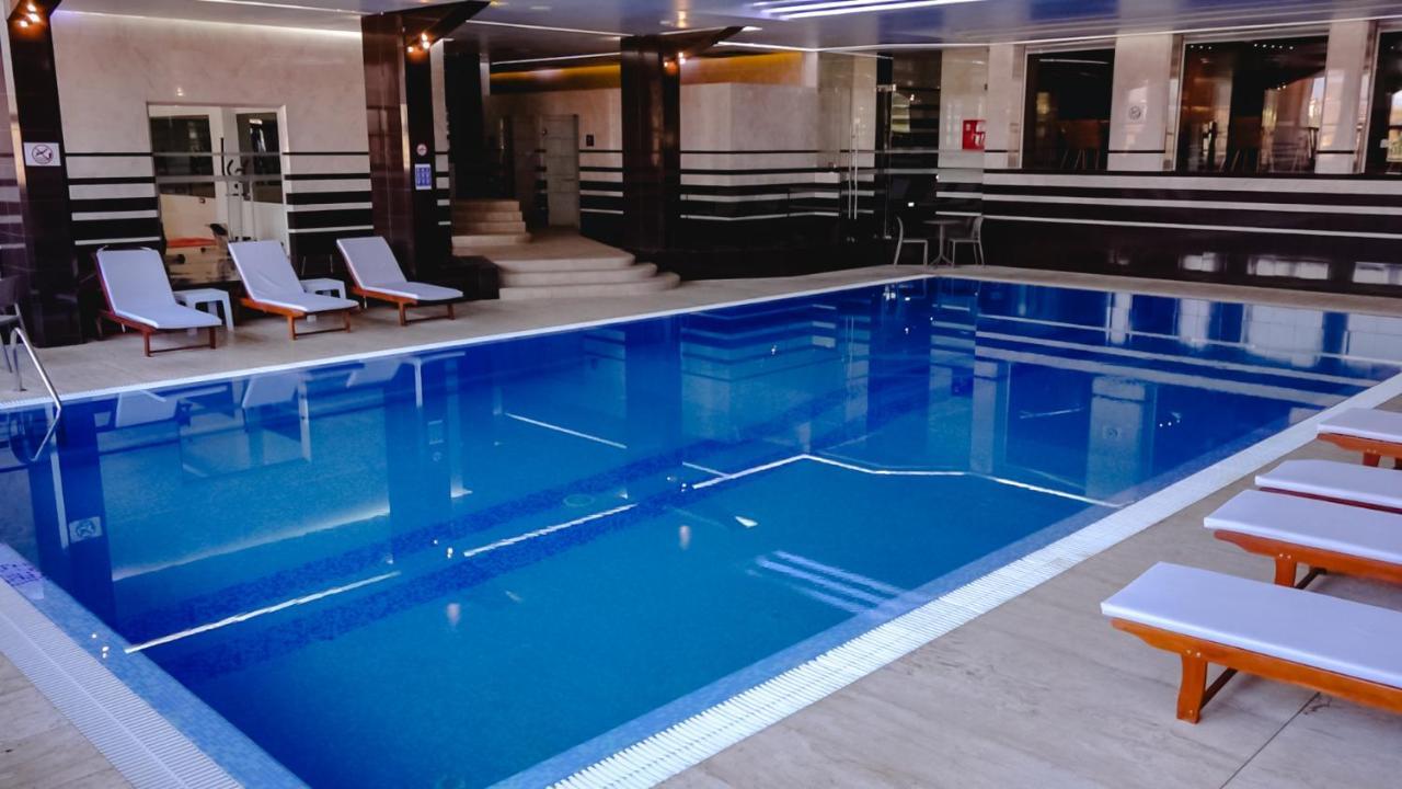 Hotel International Prishtina & Spa Pristina Extérieur photo