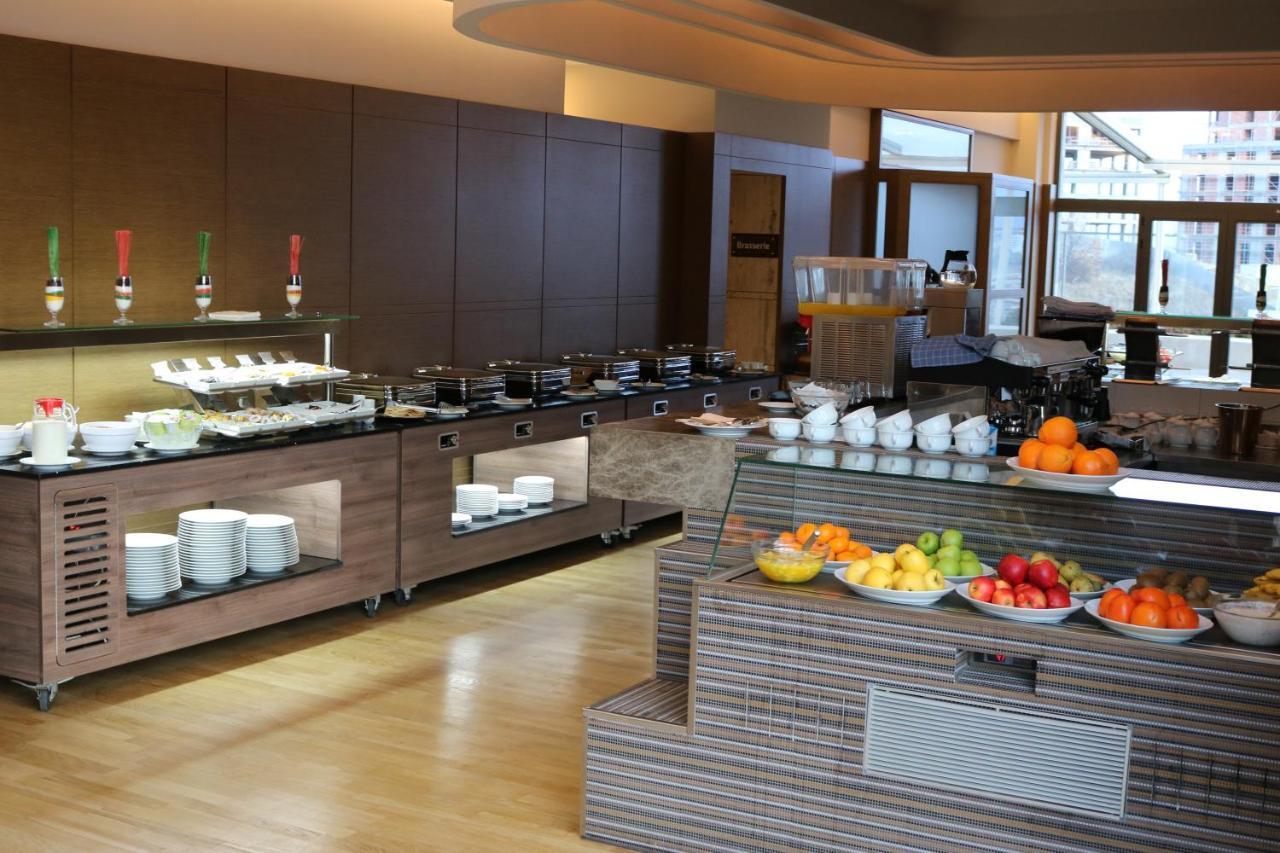 Hotel International Prishtina & Spa Pristina Extérieur photo